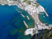 Il borgo di Sant'Angelo d'Ischia visto dall'alto